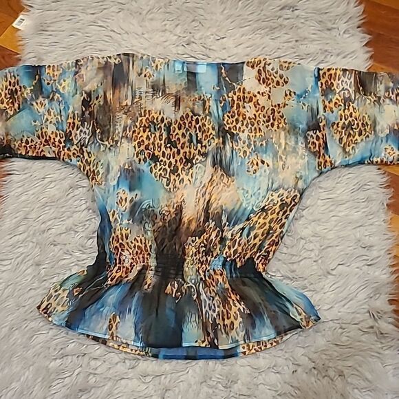 Chicos sheer‎ polyester blue and tan cheetah print flowy short sleeve shirt - Picture 6 of 6